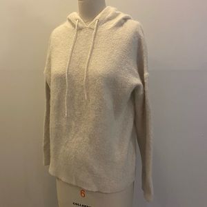 Aritzia - Beige Sweater Hoodie - Group by Babaton